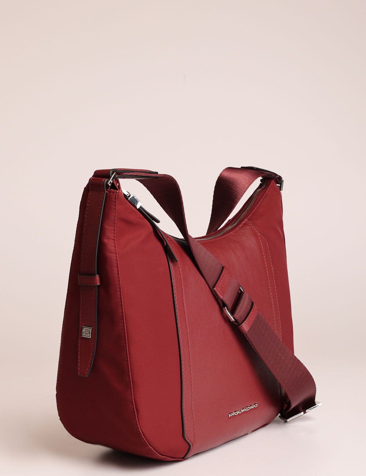 Piquadro Circle T iPad shoulder bag