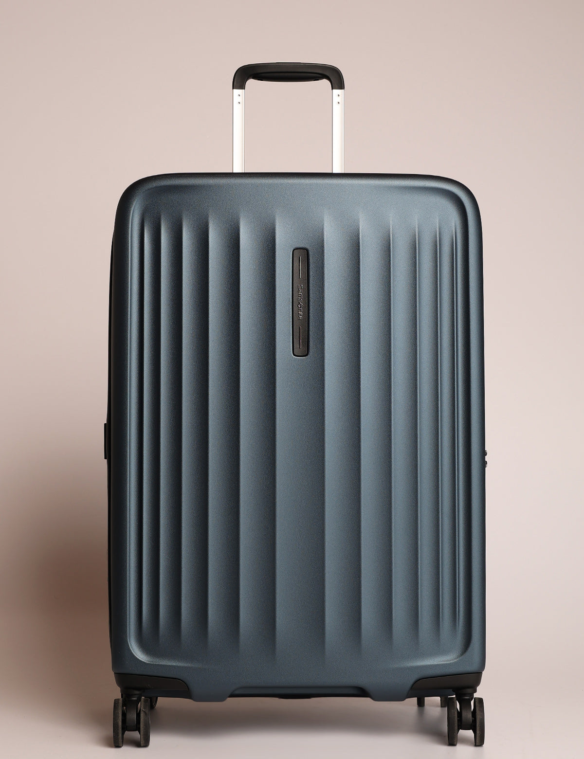 Samsonite Fyrm 4-wheel medium trolley