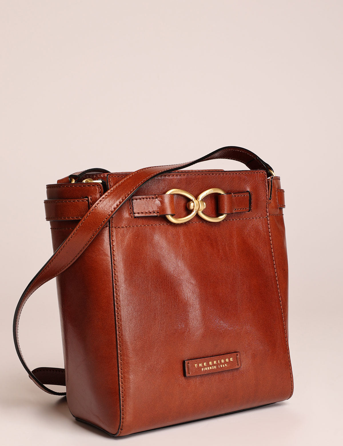 The Bridge Isotta Bucket