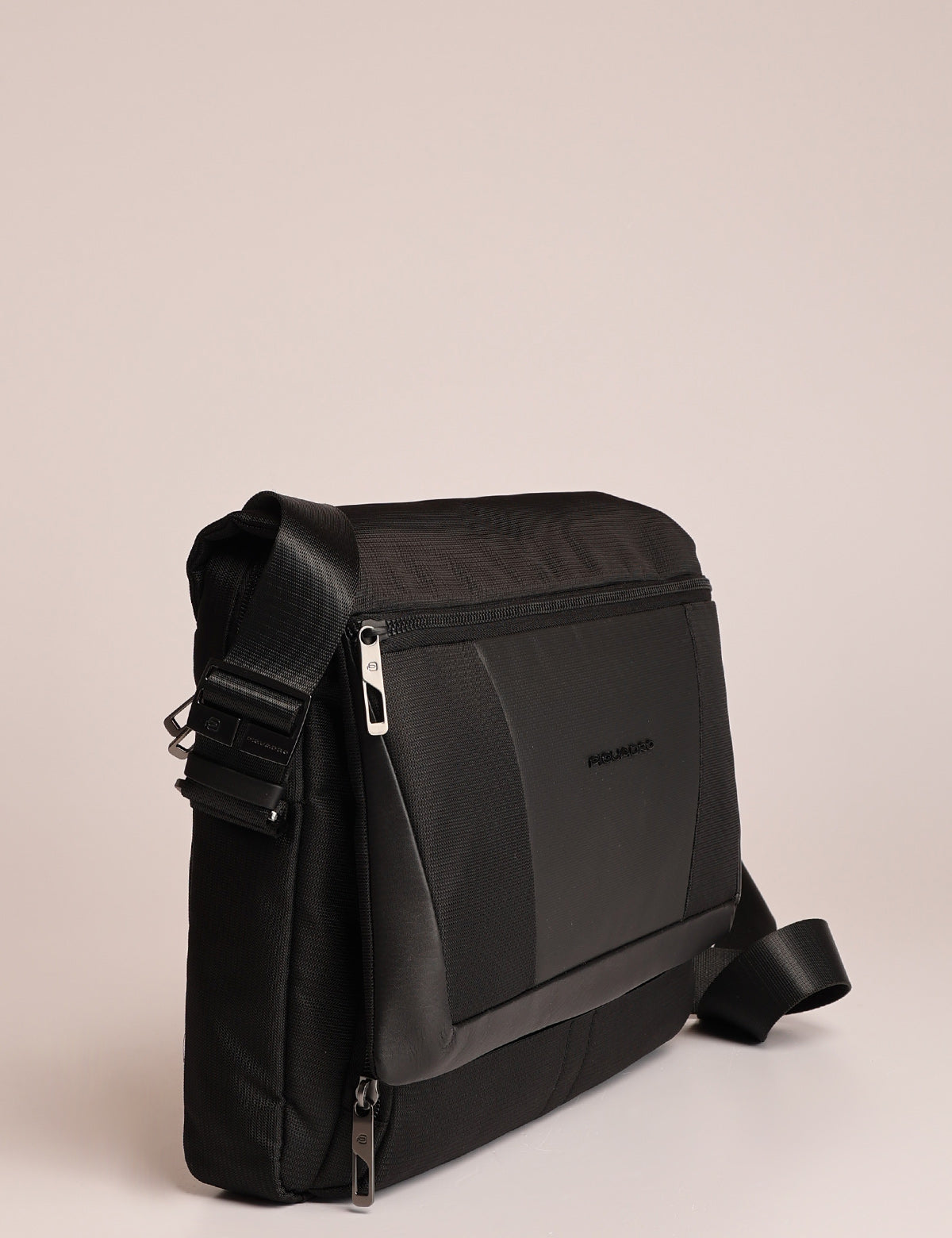 Piquadro Wallaby Messenger in leather and fabric