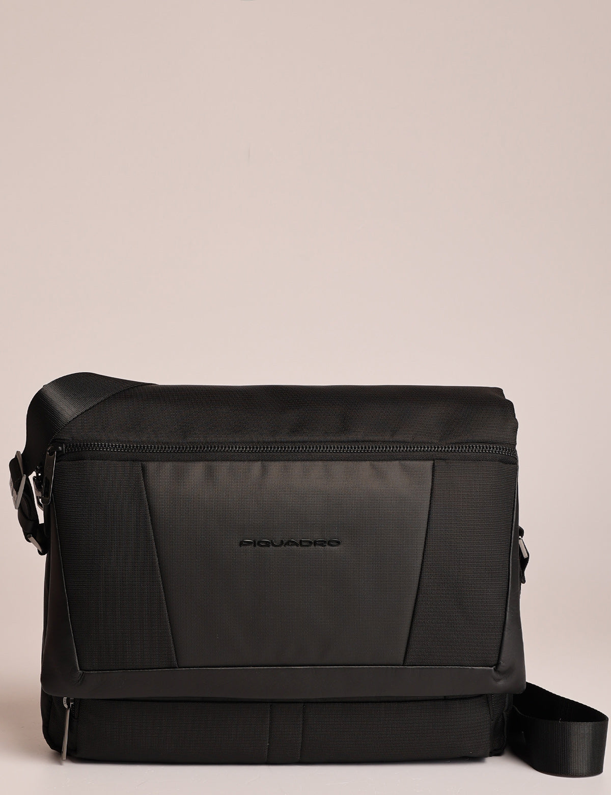 Piquadro Wallaby Messenger in leather and fabric