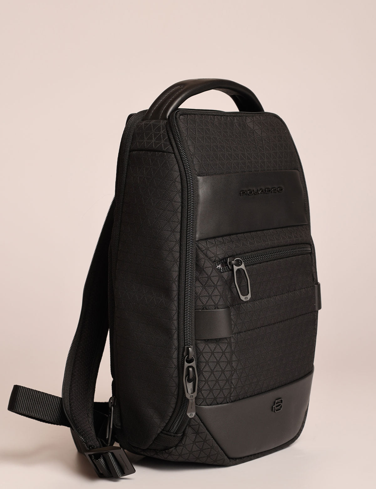 Zaino monospalla Piquadro Hexagon porta tablet/iPad